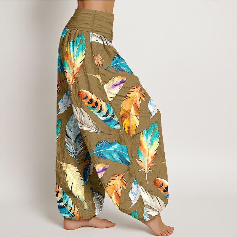 Buddha Stones Pantalones harem de mujer con cintura elástica y estampado de plumas de colores, de algodón puro. - image 7