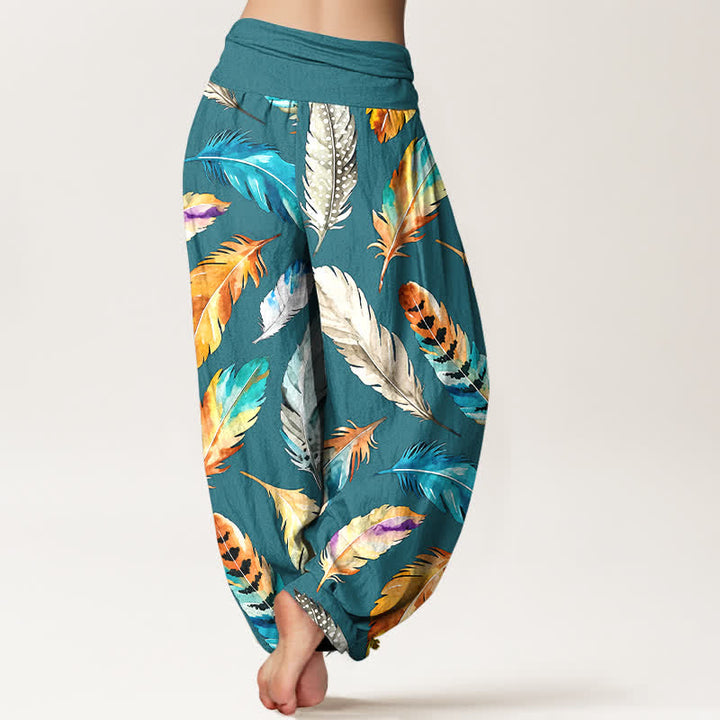 Buddha Stones Pantalones harem de mujer con cintura elástica y estampado de plumas de colores, de algodón puro. - image 9