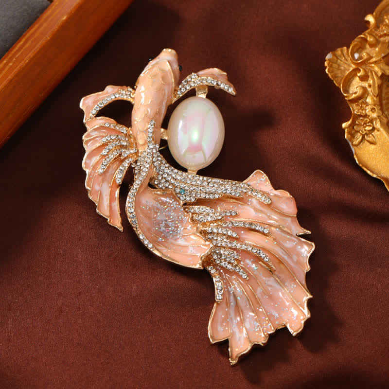 Buddha Stones Broche de perlas con forma de pez koi esmaltado - image 1