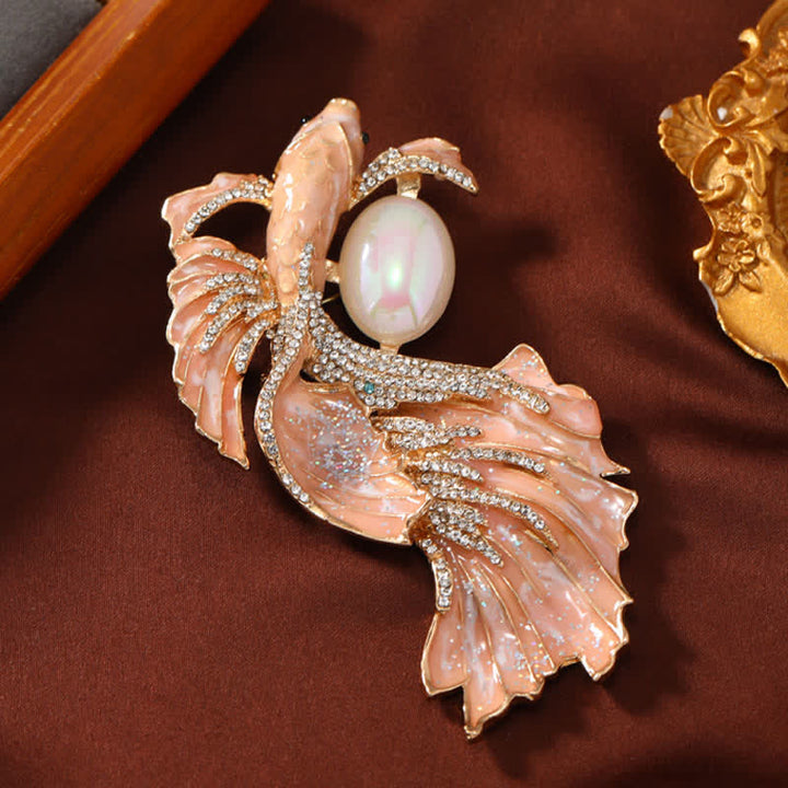 Buddha Stones Broche de perlas con forma de pez koi esmaltado - image 1