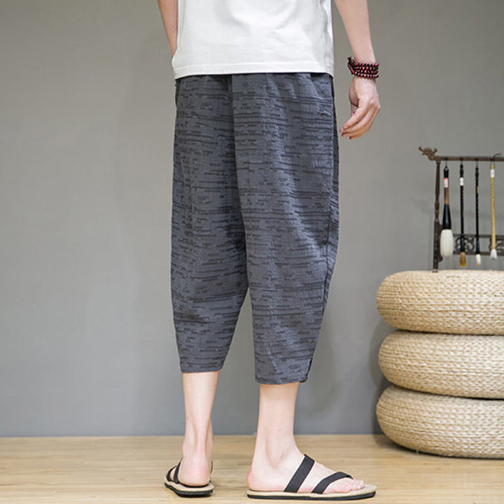 Buddha Stones Pantalones harem de tres cuartos para hombre, estilo minimalista, con aberturas laterales y bolsillos, ideales para el verano. - image 3