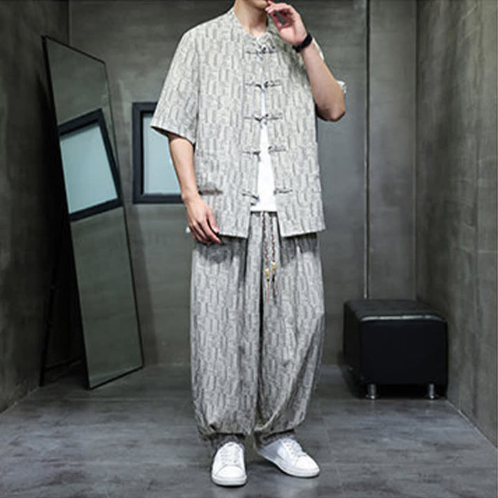 Buddha Stones Conjunto de 2 piezas para hombre: camisa de manga corta con cuello mandarín, botones de rana y estampado geométrico, y pantalones harem con bolsillos. - image 17