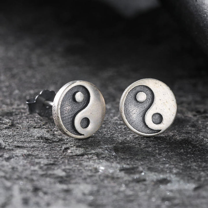 Buddha Stones Pendiente de plata de ley 925 con símbolo del equilibrio Yin Yang. - Un solo pendiente (postes de plata de ley 925) - image 0