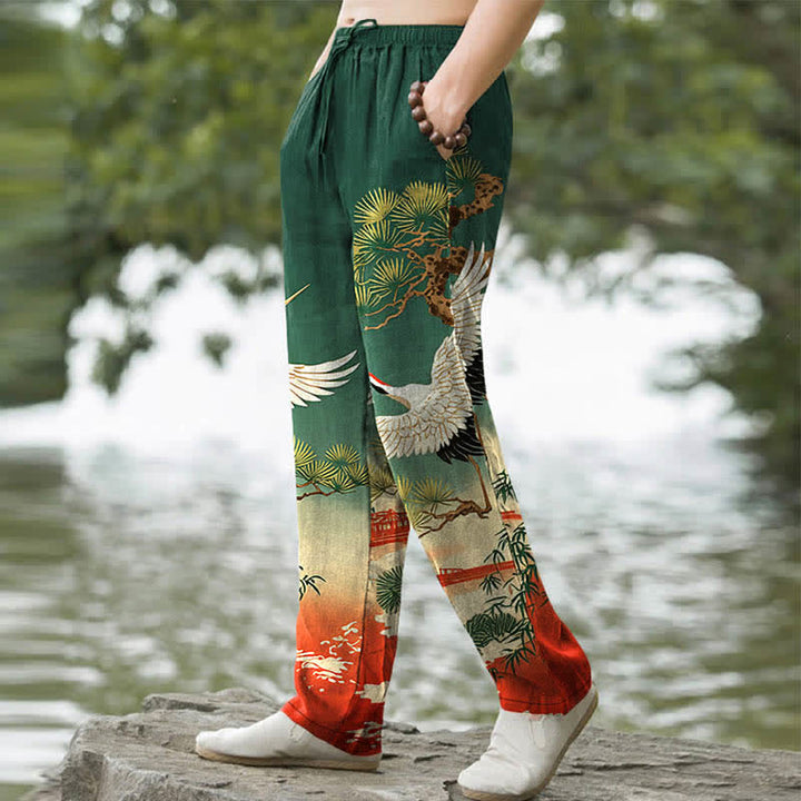Buddha Stones Pantalones de hombre ajustados con bolsillos, estampado de paisaje de templo de pino y grulla de algodón. - image 1