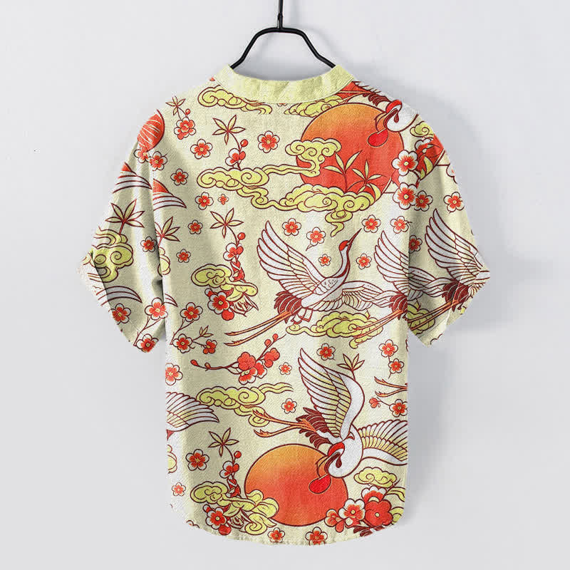 Buddha Stones Camisa de manga corta con medio botón para hombre, de algodón puro, con estampado floral de grullas, sol y nubes. - image 4