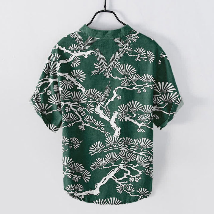 Buddha Stones Camisa de manga corta con medio botón para hombre, de algodón blanco con estampado botánico de agujas de pino. - image 8