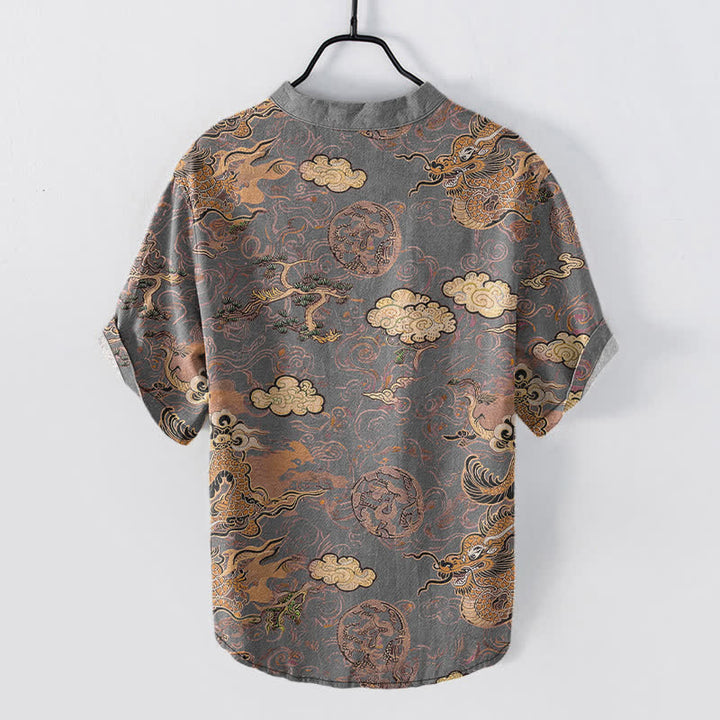 Buddha Stones Camisa de manga corta con medio botón para hombre, de algodón, con estampado de nube y dragón dorado. - image 6