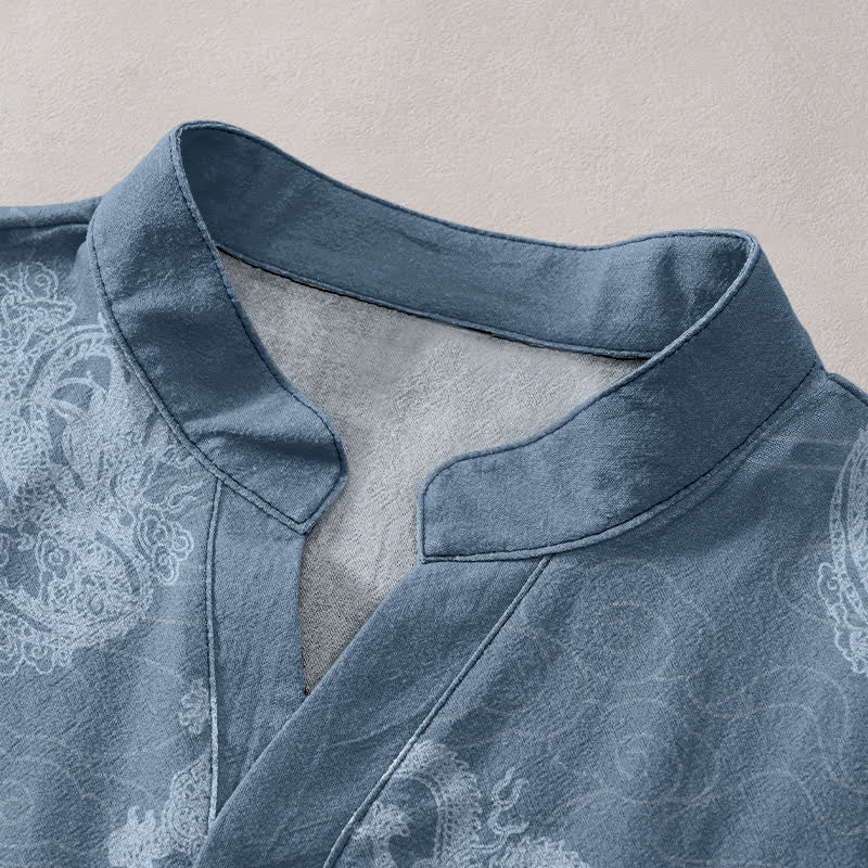 Buddha Stones Camisa de manga corta con medio botón para hombre, de algodón, con estampado de dragón índigo desteñido. - image 2