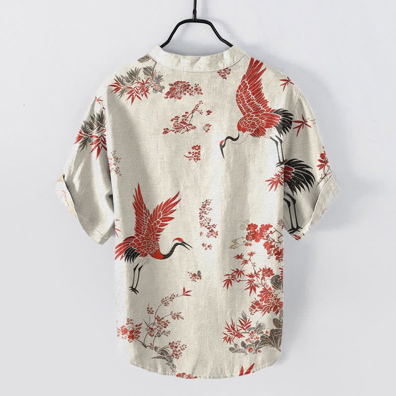 Buddha Stones Camisa de manga corta con medio botón para hombre, de algodón rojo con estampado floral de grullas. - image 1