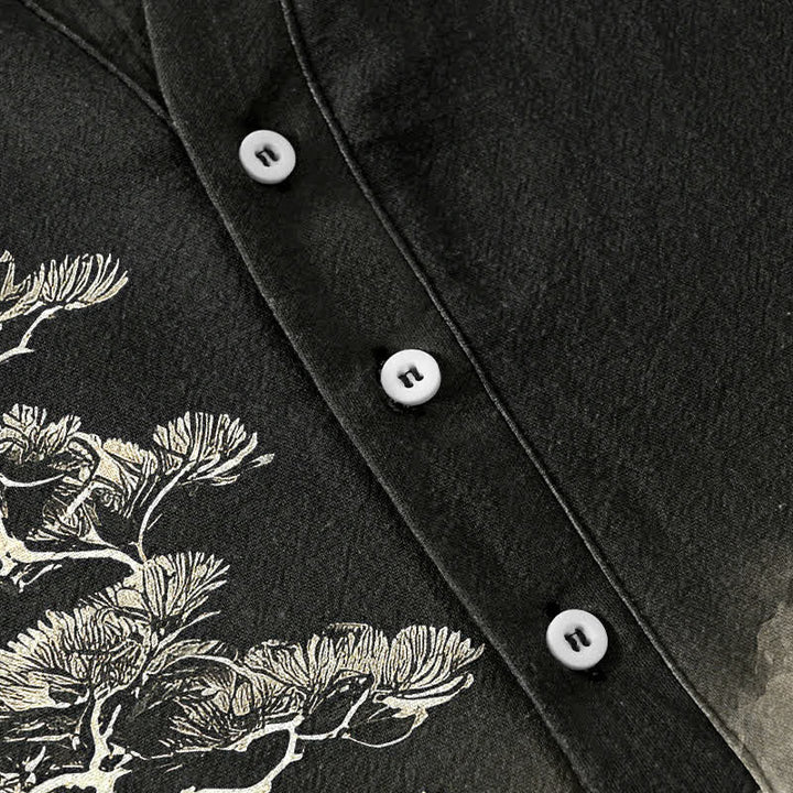 Buddha Stones Camisa de manga corta con medio botón para hombre, de algodón con estampado de paisaje lavado a la tinta. - image 3