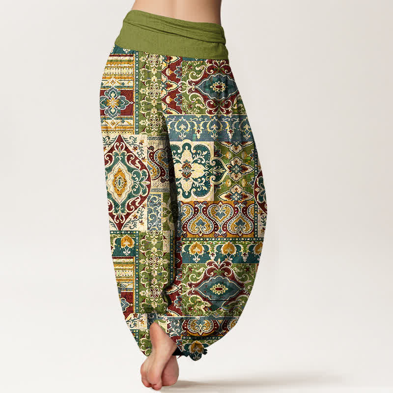 Buddha Stones Pantalones harem de mujer con cintura elástica y estampado de mosaico de algodón y oliva. - image 1