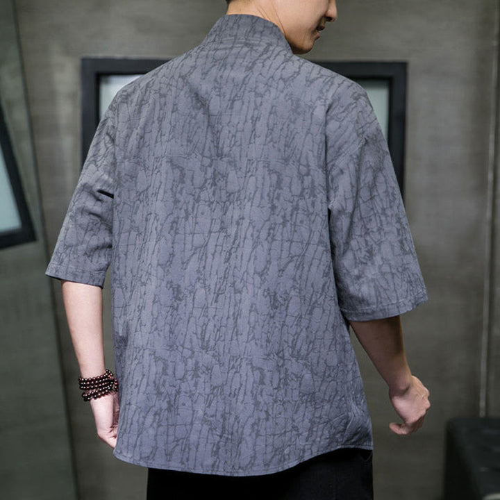 Buddha Stones Camisa de manga corta para hombre con cuello en V, botones y estampado desgastado, ideal para el verano. - image 4