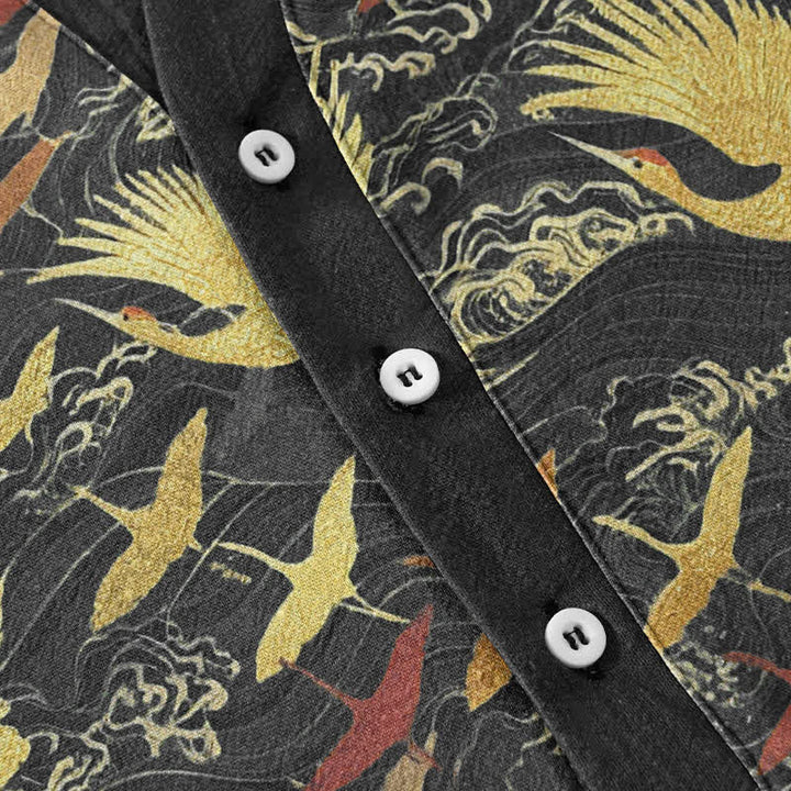 Buddha Stones Camisa de manga corta con medio botón para hombre, de algodón, con estampado de grullas voladoras y olas. - image 3