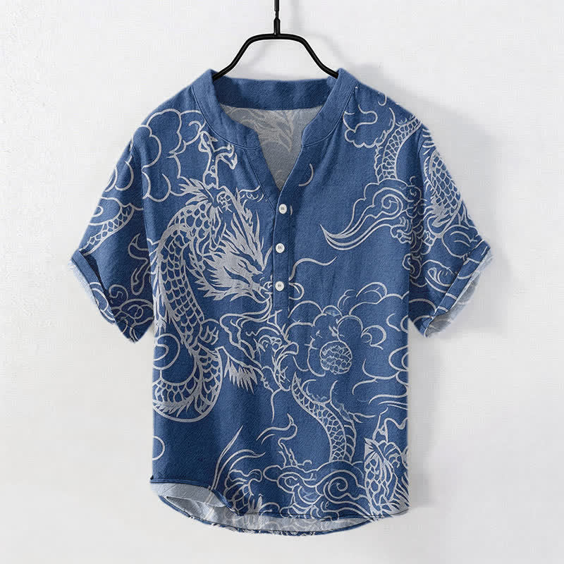 Buddha Stones Camisa de manga corta con medio botón para hombre, de algodón blanco con estampado de nube de dragón. - Azul acero - US/UK/AU50, EU60 (5XL) - image 0
