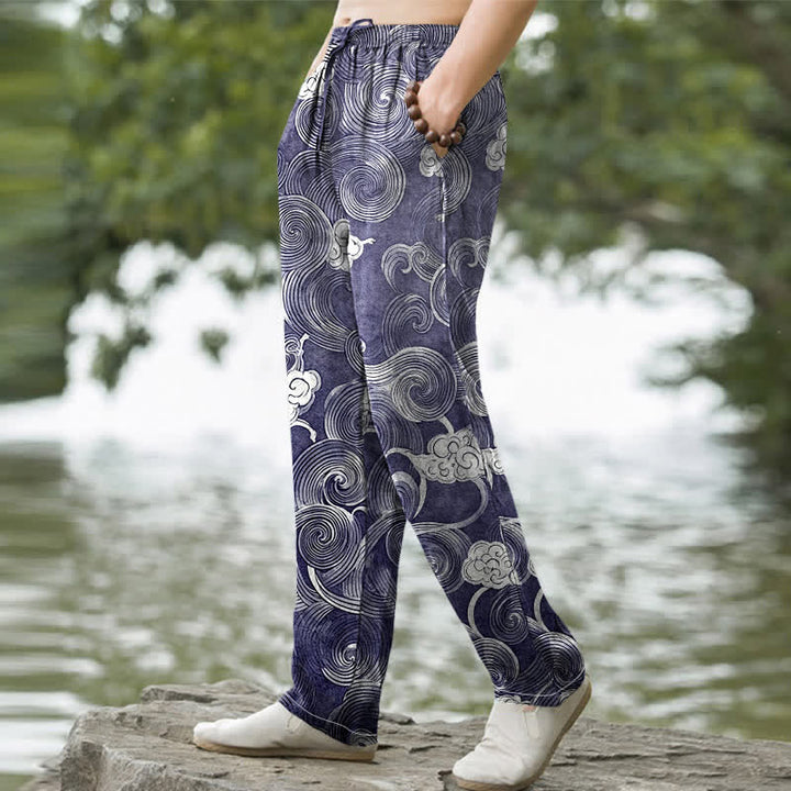 Buddha Stones Pantalones de hombre de algodón con estampado de nubes y ondas, corte cónico y bolsillos. - image 1