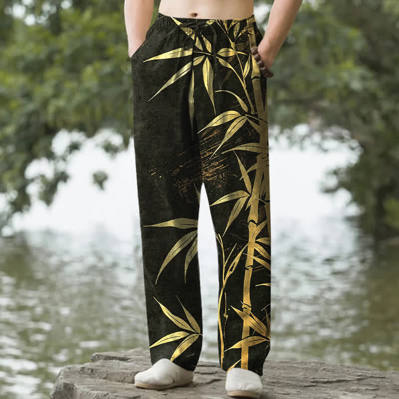 Buddha Stones Pantalones de hombre de algodón con estampado de hojas de bambú doradas, corte ajustado y bolsillos. - Negro - US/UK/AU50, EU60 (5XL) - image 0