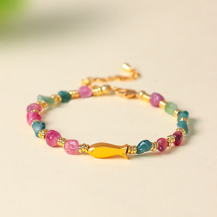 Buddha Stones Pulsera de turmalina arcoíris con diseño de pez koi y corte rústico. - image 4