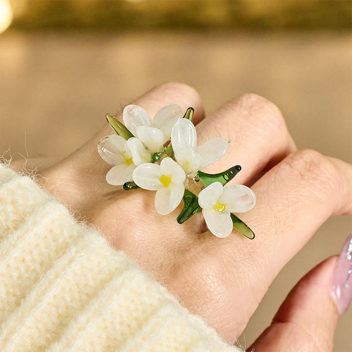 Buddha Stones Anillo de sabiduría con flor de pera Liuli - Flor de peral blanco (el color, la forma y el tamaño pueden variar). - image 0