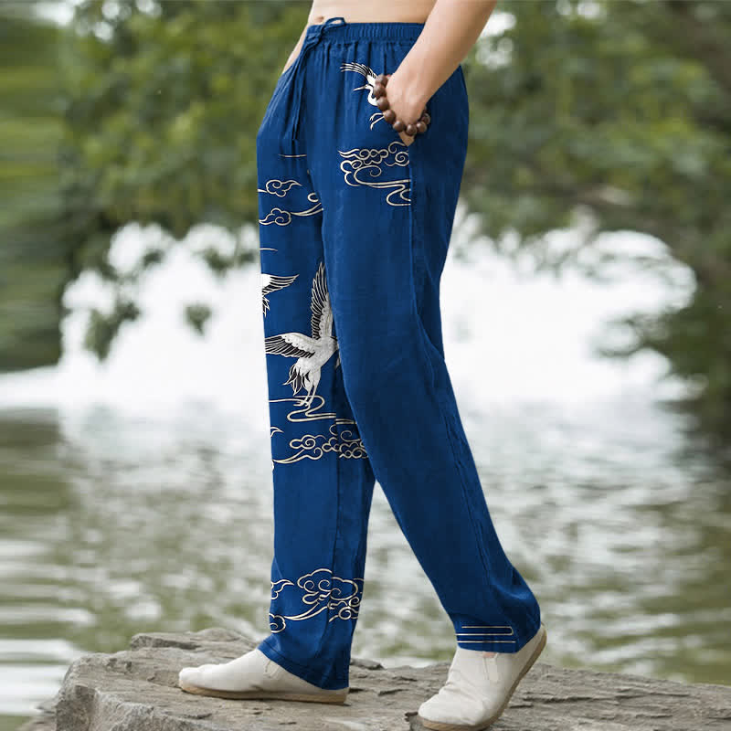 Buddha Stones Pantalones de hombre de algodón blanco con estampado de grullas y olas, corte cónico y bolsillos. - image 1