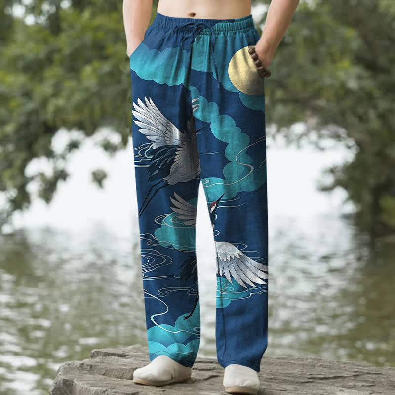 Buddha Stones Pantalones de hombre de algodón blanco con estampado de grulla persiguiendo el sol, corte cónico y bolsillos. - Azul real - US/UK/AU50, EU60 (5XL) - image 4