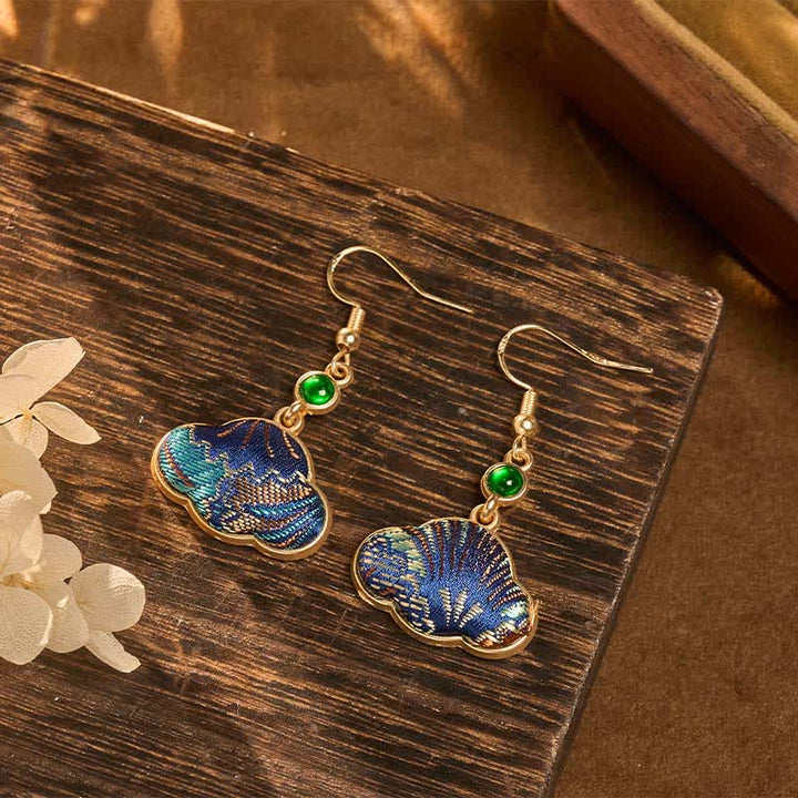 Buddha Stones Pendientes Song Brocade Blue Shell Shaped Prosperity con cuentas verdes en forma de lágrima - image 1
