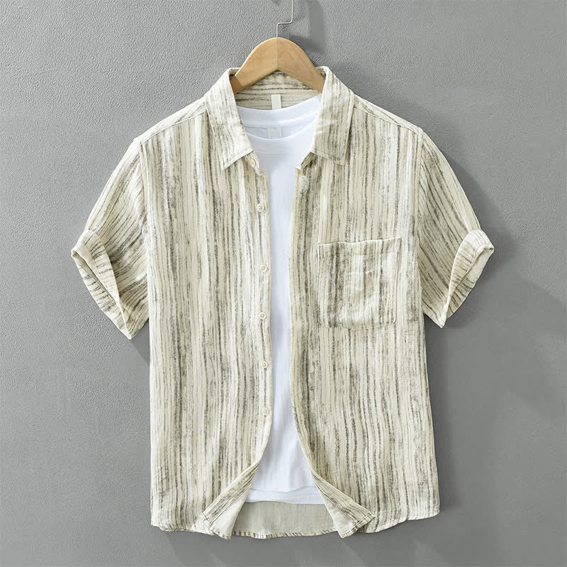 Buddha Stones Camisa de manga corta para hombre, estilo casual de verano, minimalista, abotonada, a rayas, con bolsillo decorativo. - Trigo - US/UK/AU42, EU52 (3XL) - image 1
