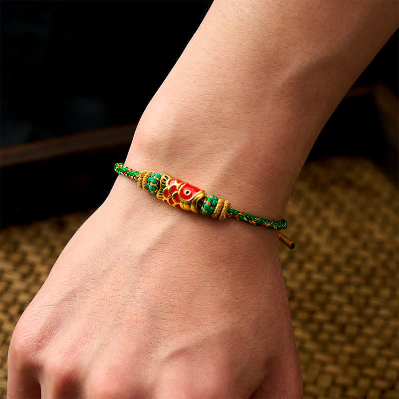 Buddha Stones Pulsera de hilo tejida a mano con diseño de pez koi para la buena suerte - image 3