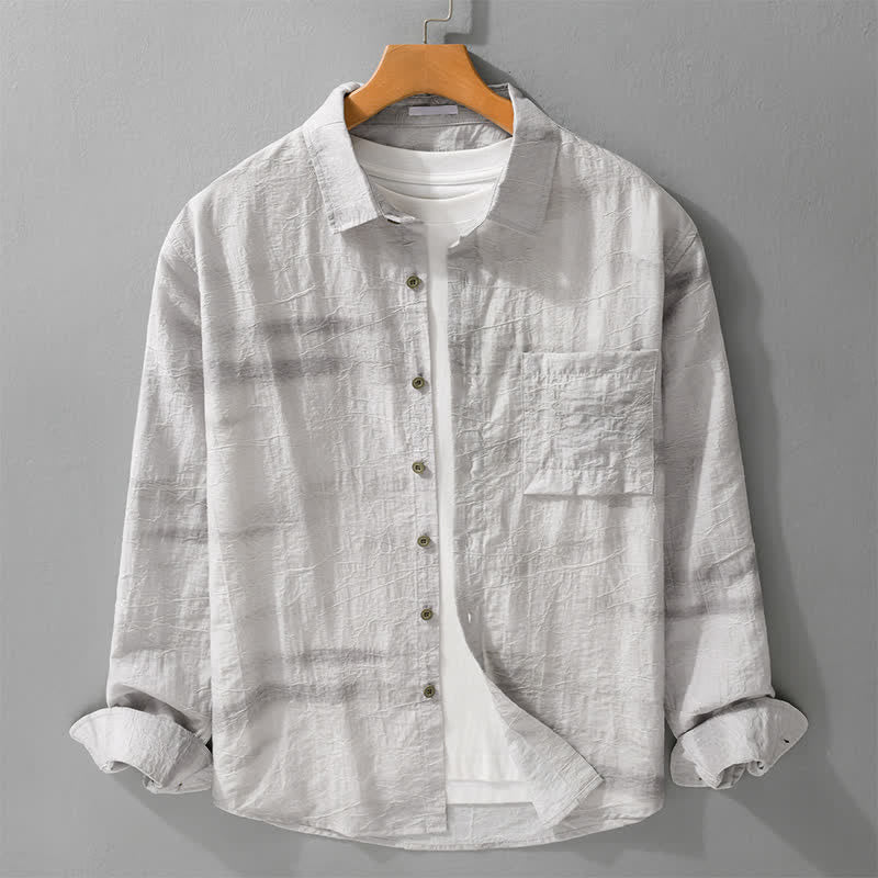 Buddha Stones Camisa de hombre informal minimalista de primavera/verano con botones, color gris liso lavado a la tinta y bolsillo de parche. - Gainsboro - US/UK/AU42, EU52 (3XL) - image 0