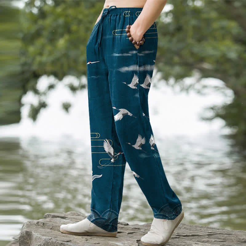 Buddha Stones Pantalones de hombre de algodón blanco con estampado de grullas y olas, corte cónico y bolsillos. - image 7
