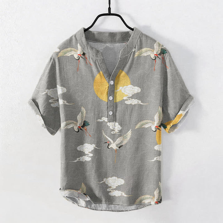 Buddha Stones Camisa de manga corta con medio botón para hombre, de algodón, con estampado de grulla, nube y sol. - Gris claro - US/UK/AU50, EU60 (5XL) - image 0