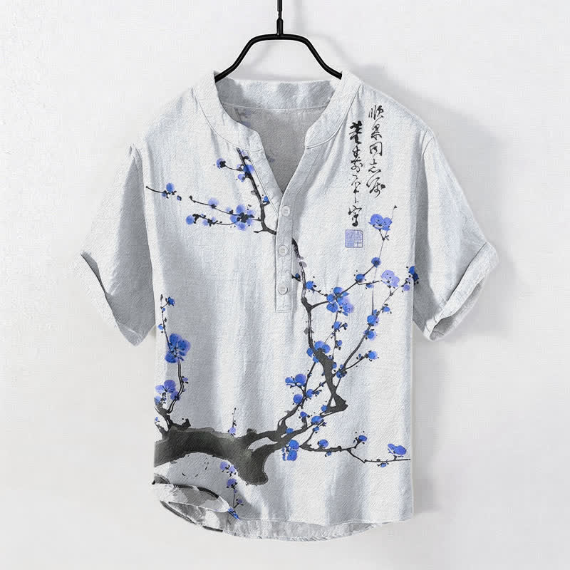 Buddha Stones Camisa de manga corta con medio botón para hombre, de algodón, con estampado de ramas de ciruelo en flor y caligrafía. - Azul cielo claro - US/UK/AU50, EU60 (5XL) - image 5