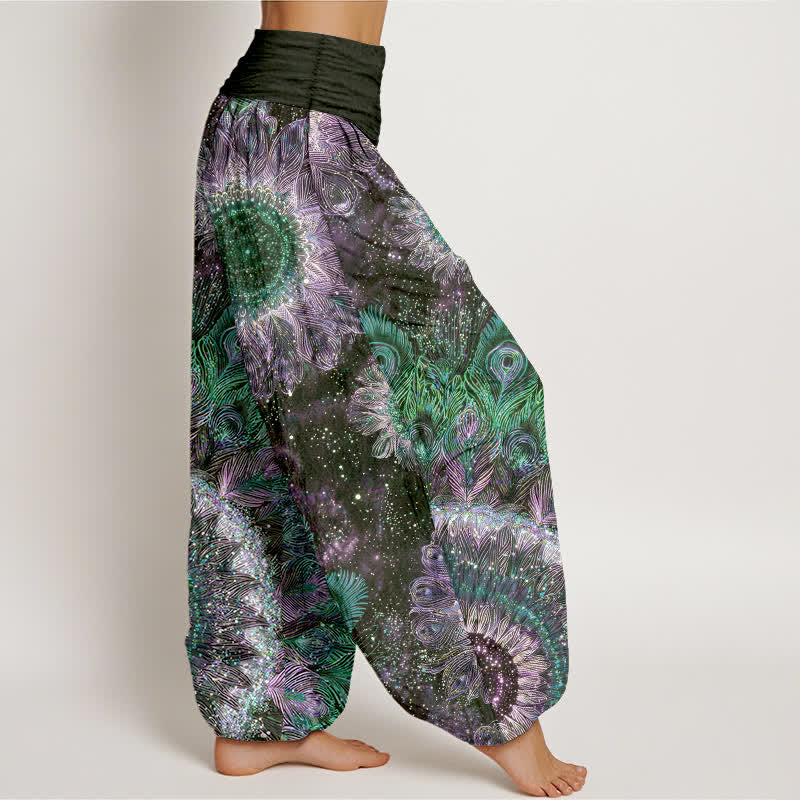 Buddha Stones Pantalones harem de mujer con cintura elástica y estampado de plumas de pavo real, de algodón. - image 6