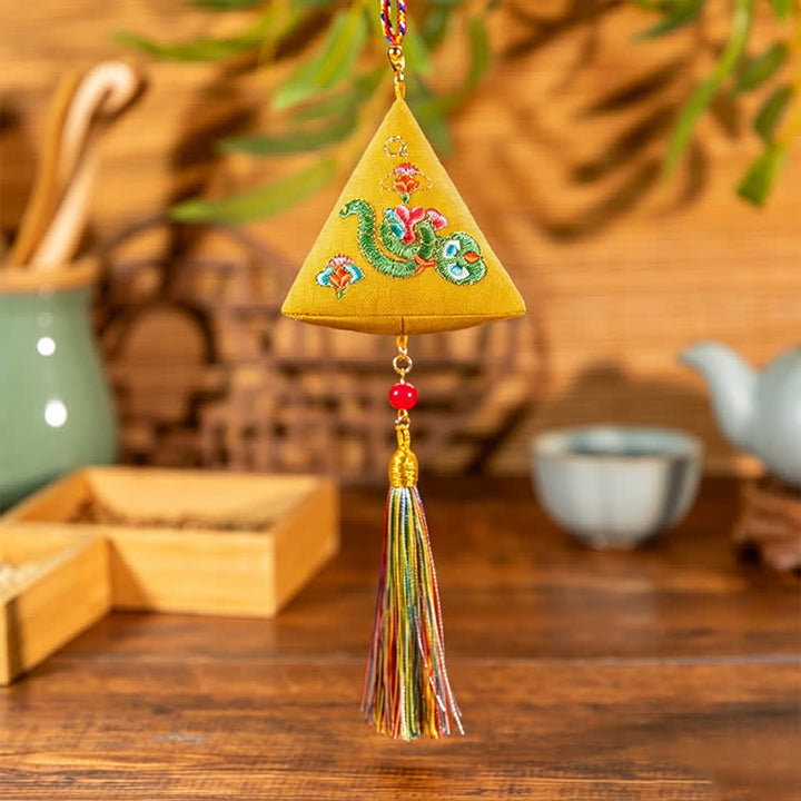 Buddha Stones Bordado Zongzi Triángulo Escorpión Lindo Animal Decoración - Serpiente verde amarilla - image 9