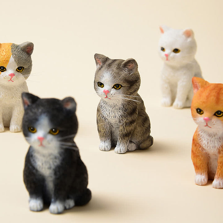 Buddha Stones Familia de gatitos melancólicos pintados en resina, mini gatos, decoración de animales adorables - image 0