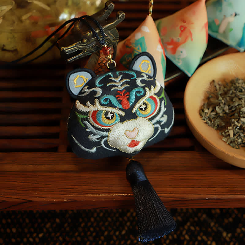 Buddha Stones Dragón Tigre Bordado del Zodiaco Chino Borla Suerte Decoración Animal Linda - image 10