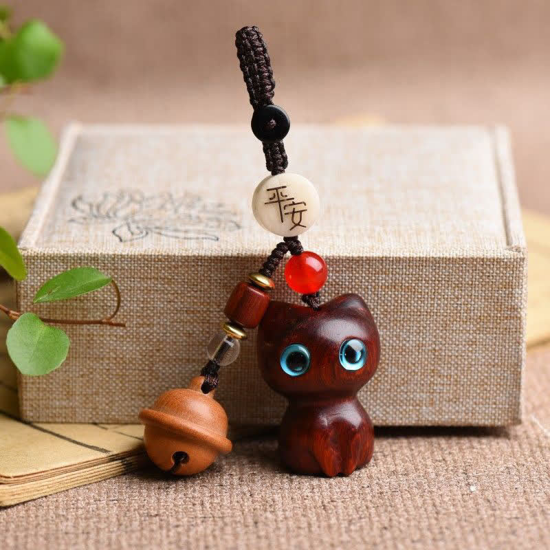 Buddha Stones Llaveros protectores con cascabel para gatos, tallados a mano en madera de ébano y sándalo rojo. - Sándalo rojo (Bendición♥Auspicioso) - image 2