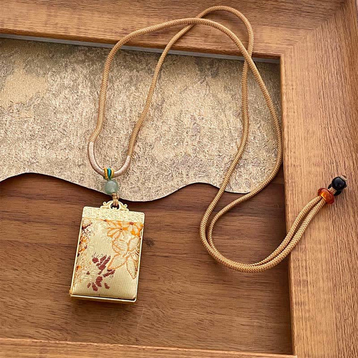 Buddha Stones Collar rectangular trenzado con diseño floral de brocado Song Harmony - Amarillo (mismo tono de color – el estampado varía) - image 2