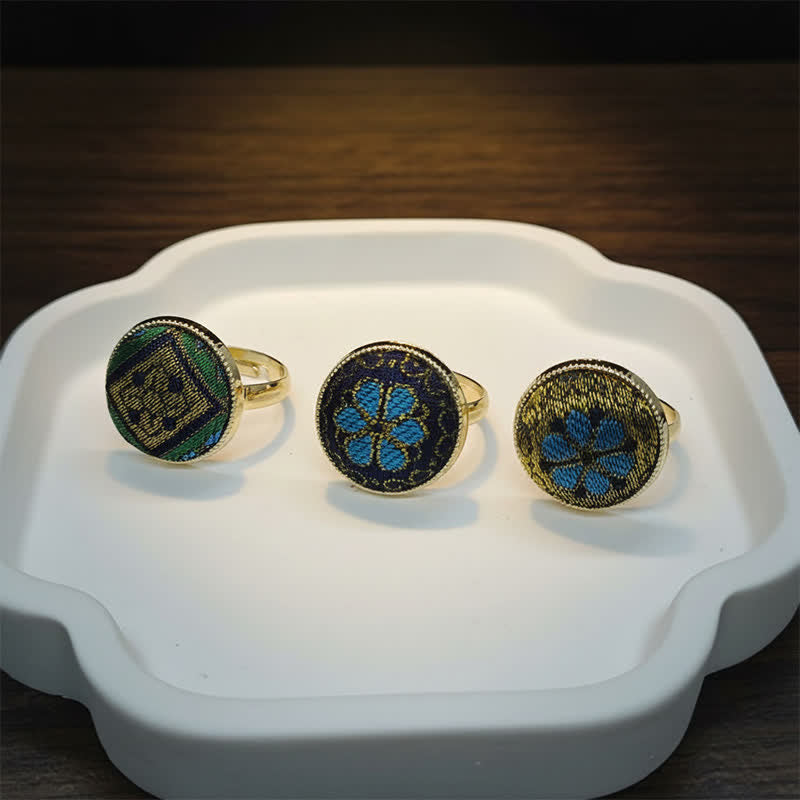 Buddha Stones Anillo redondo ajustable hecho a mano con brocado y diseño floral. - image 9