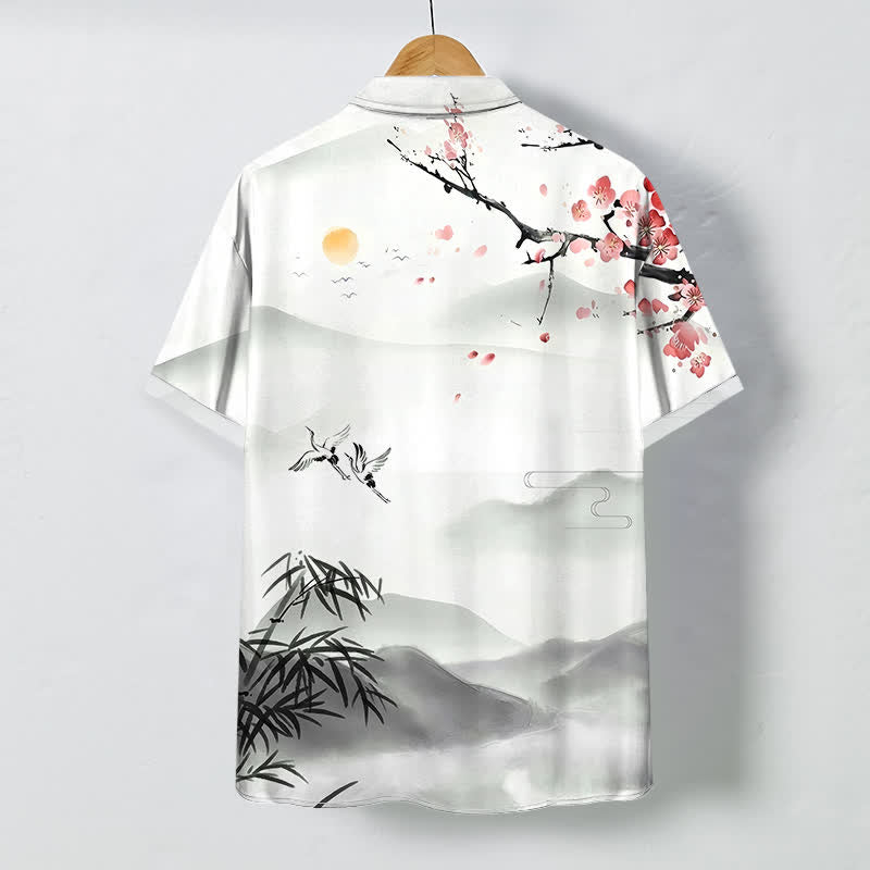 Buddha Stones Camisa de manga corta para hombre, transpirable, con estampado de paisaje de tinta, grulla, bambú y flor de ciruelo, botones y resistente a las arrugas. - image 1