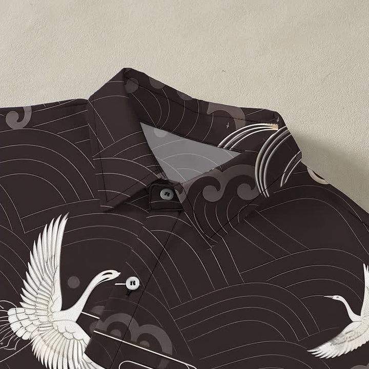 Buddha Stones Camisa transpirable de manga corta para hombre con botones y estampado de nubes y grullas. - image 2