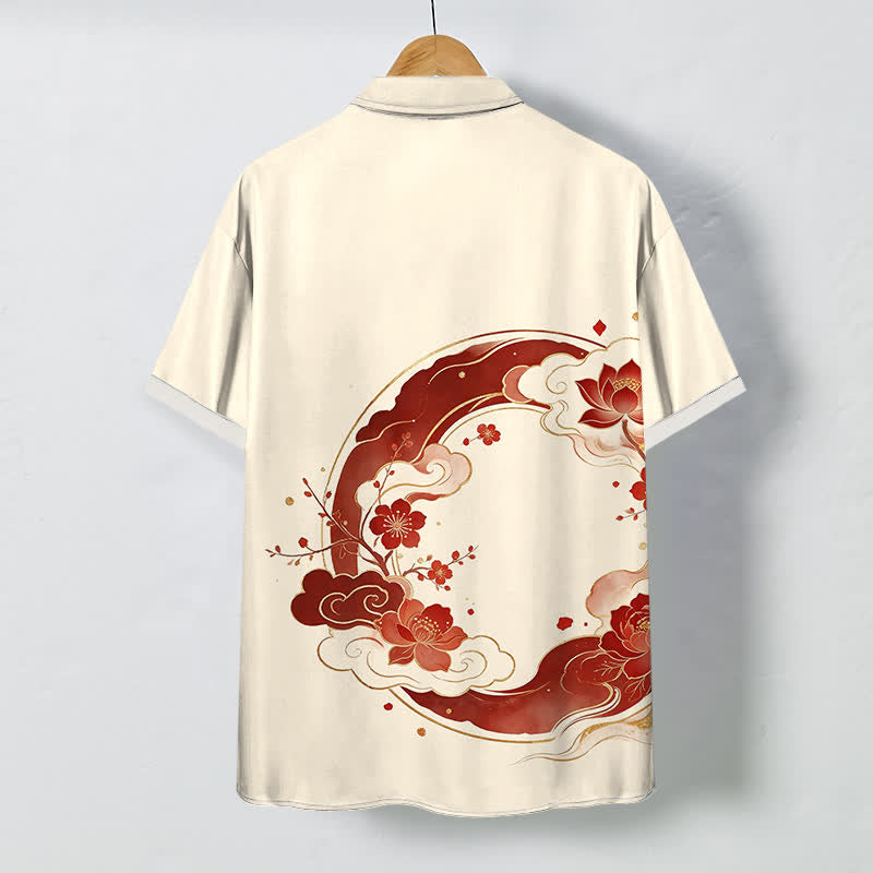 Buddha Stones Camisa de manga corta transpirable para hombre con estampado floral oriental de loto, flores de durazno y nubes. - image 1