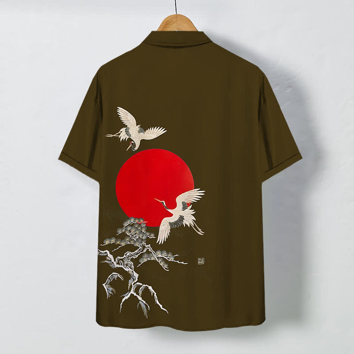 Buddha Stones Camisa de manga corta para hombre con botones y estampado de pino y grulla roja, resistente a las arrugas. - image 6