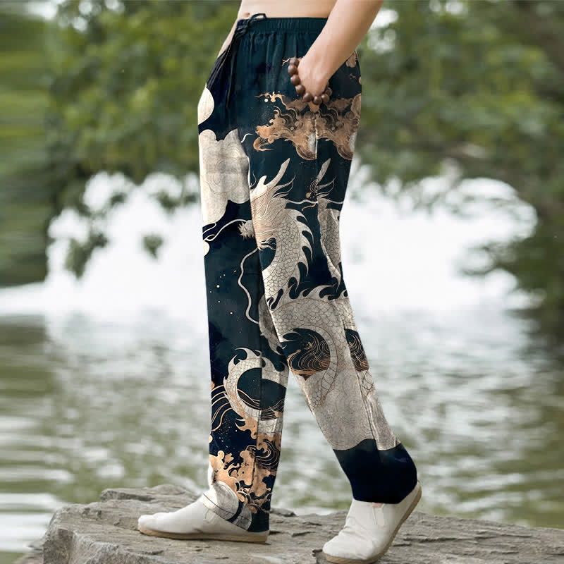 Buddha Stones Pantalones de hombre de algodón con estampado de nubes y dragones, corte ajustado y bolsillos. - image 1
