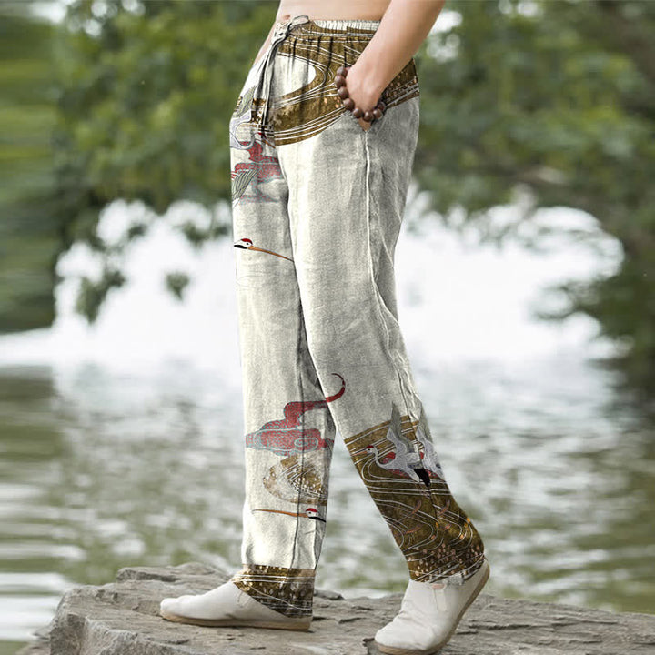 Buddha Stones Pantalones de hombre de algodón blanco con estampado de grullas y olas, corte cónico y bolsillos. - image 1