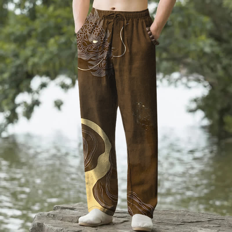 Buddha Stones Pantalones de hombre de algodón con estampado de ondas de dragón dorado y corte ajustado, con bolsillos. - Marrón silla de montar - US/UK/AU50, EU60 (5XL) - image 6