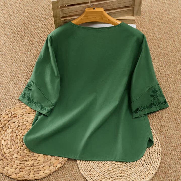 Buddha Stones Camisas de manga tres cuartos para mujer, estilo vintage, con cuello en V, botones y bordado floral, ideales para el verano. - image 1