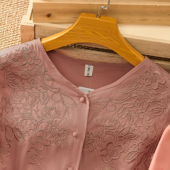 Buddha Stones Camisas de manga tres cuartos para mujer, estilo vintage, con cuello en V, botones y bordado floral, ideales para el verano. - image 9