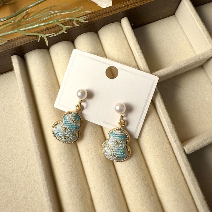 Buddha Stones Pendientes colgantes hechos a mano con diseño de calabaza de perlas y brocado, con temática de sanación. - Azul (mismo tono de color, el estampado varía) - image 0