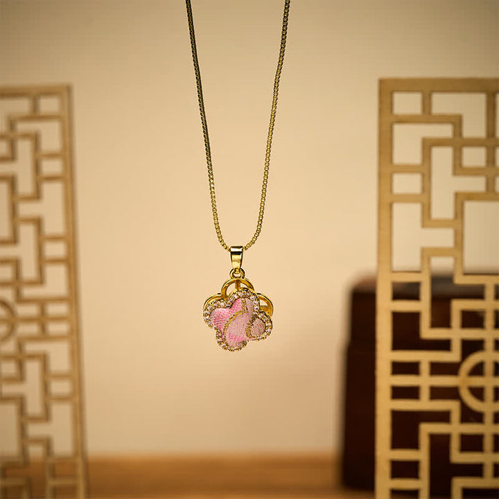 Buddha Stones Collar de conexión armónica con corazón giratorio de cobre y trébol de cuatro hojas incrustado en brocado rosa. - image 4