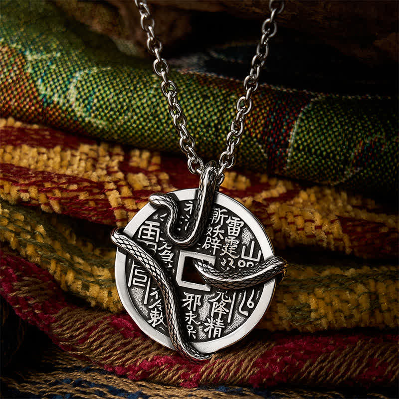 Buddha Stones Collar con moneda de cobre chapada en plata con fantasmas de montaña que gastan dinero y una serpiente enroscada alrededor de una moneda de cobre. - Cobre (Sanación ♥ Riqueza) - image 0